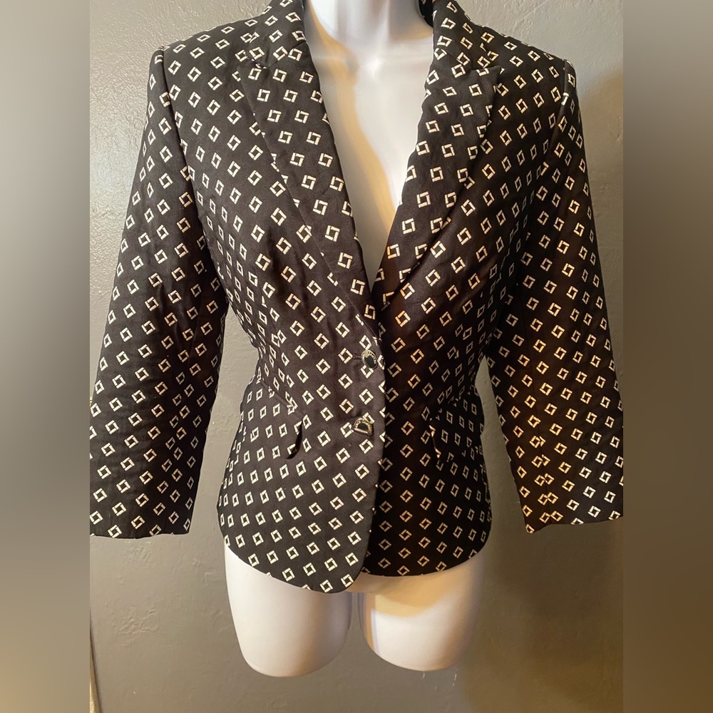 VINCE CAMUTO Black and White Diamond Print Blazer